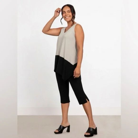 Sympli Color Block Reversible Angle Tank - Picture 3 of 12